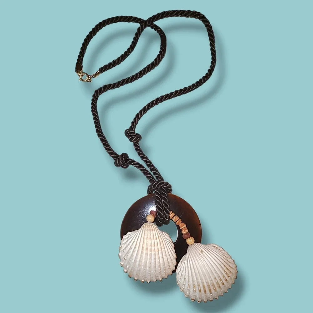 Vintage Shell Pendant Necklace Brown Rope Cord Beach Coastal‎ Boho 90s 24in